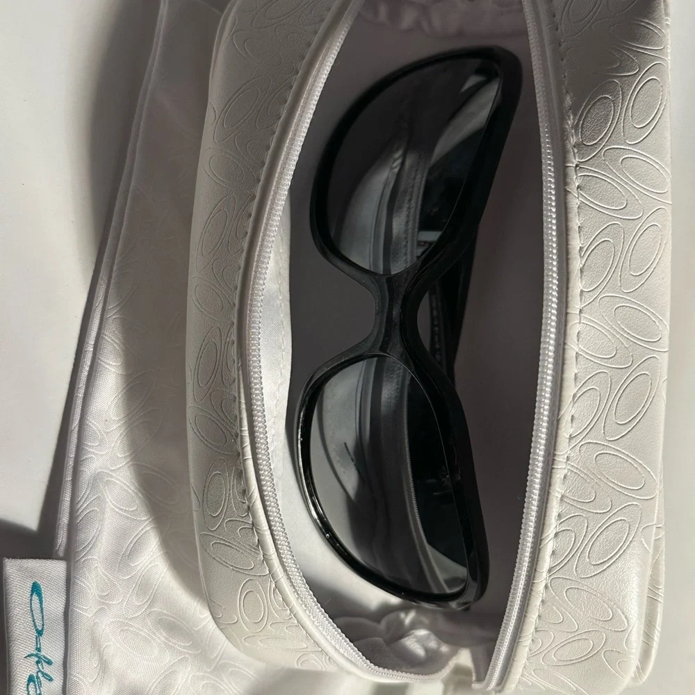 Authentic Oakley sunglasses RARE🦄 - Picture 7 of 8